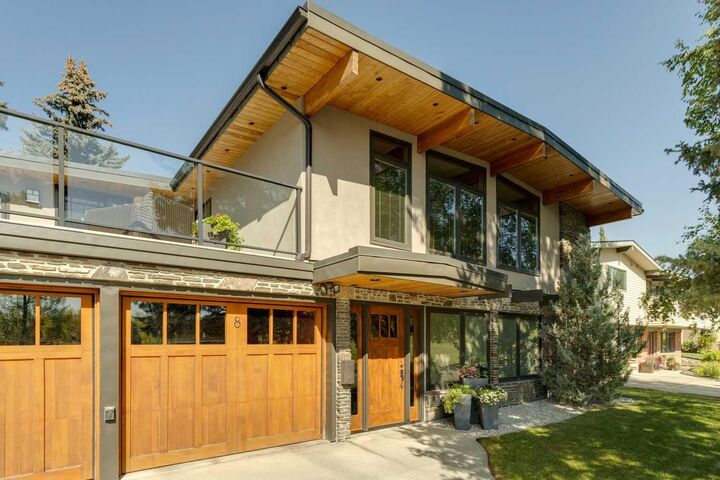 Photo de la propriété:  8 Vardana Place NW  AB T3A 0C5 