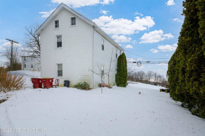 Property Photo:  1310 Richmond Road  PA 18040 
