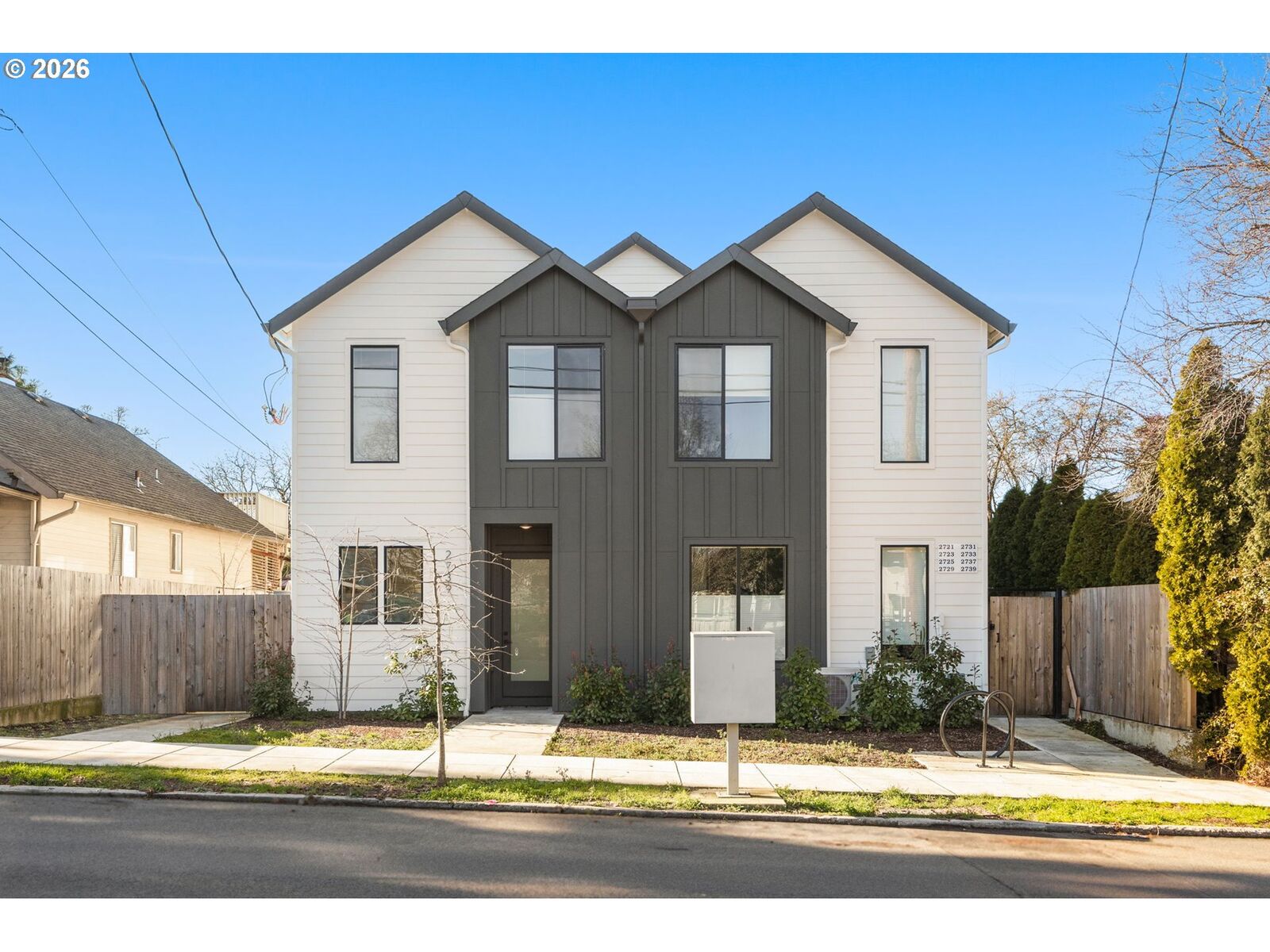 Property Photo:  2725 SE 50th Ave  OR 97206 