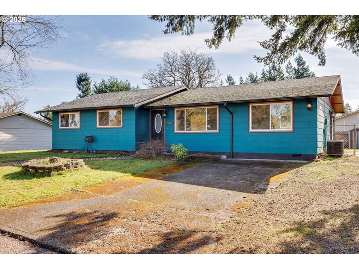 Property Photo:  15050 S Dales Ave  OR 97004 