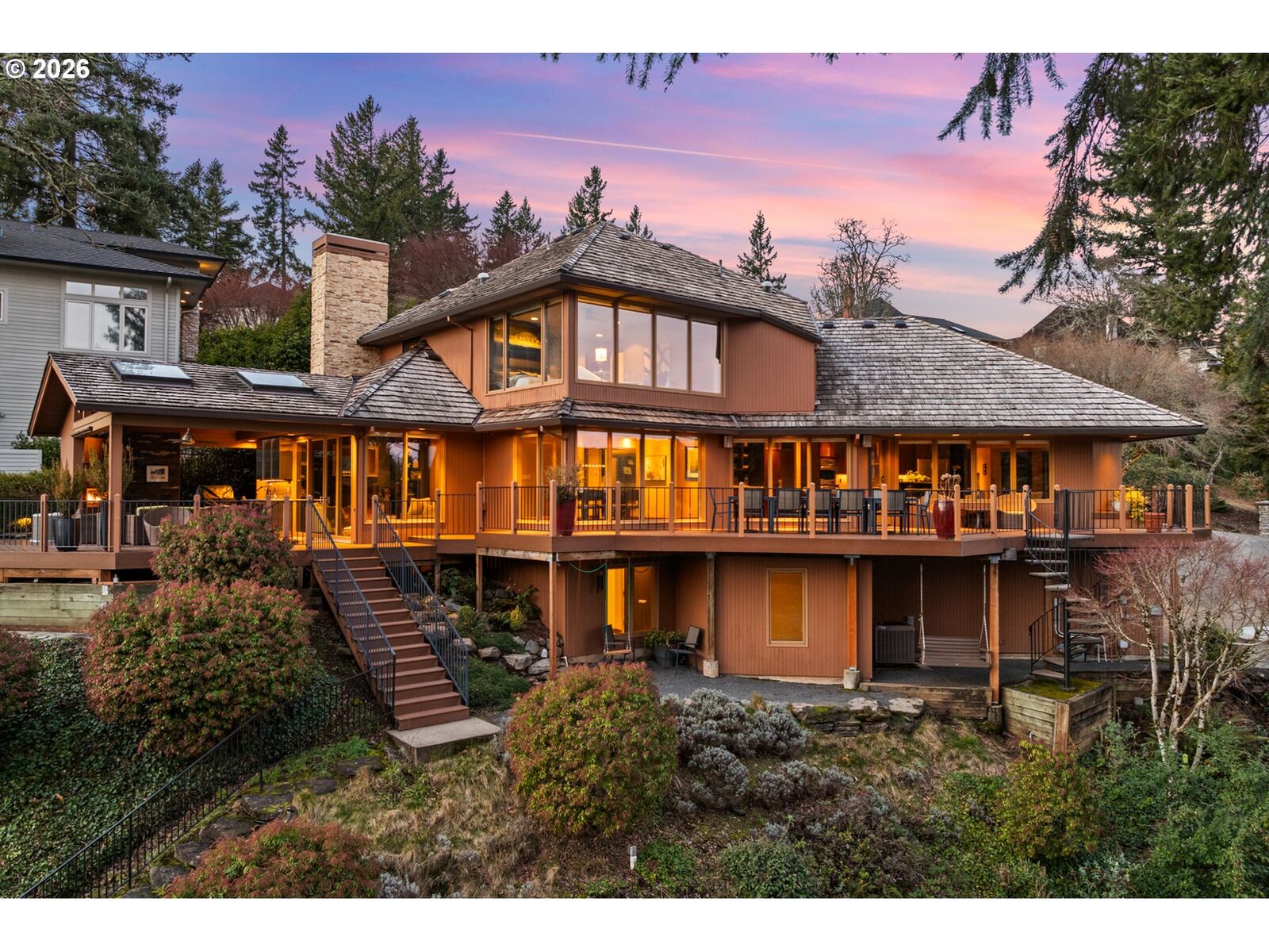 Property Photo: 1592 View Lake Ct OR 97034