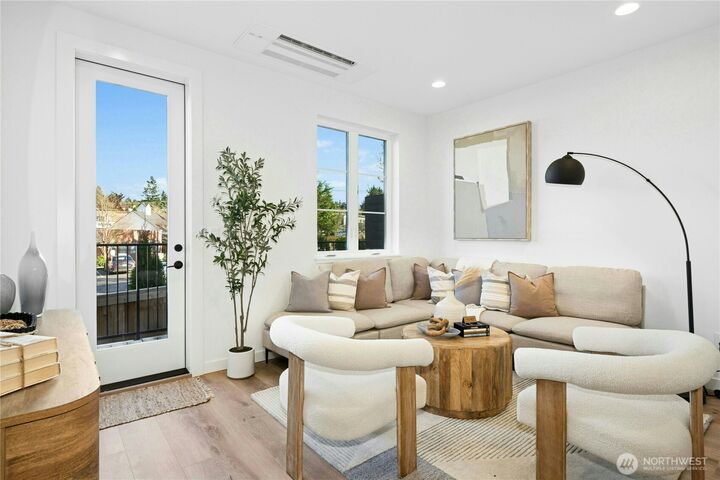 Property Photo:  116 B  2nd Street S B  WA 98033 