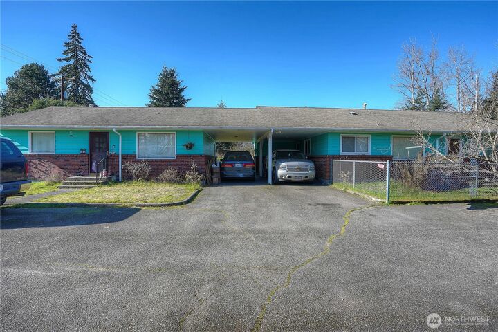 Property Photo: 305 138th Street E WA 98445