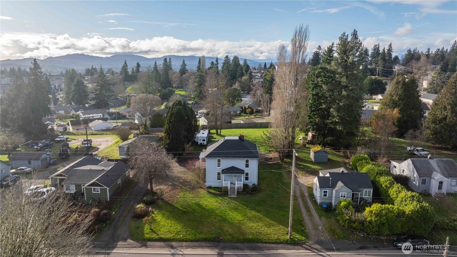 Property Photo:  2609  Perry Avenue  WA 98310 