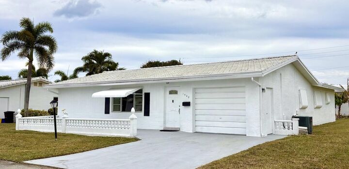 Property Photo:  1508 SW 22nd Avenue  FL 33426 