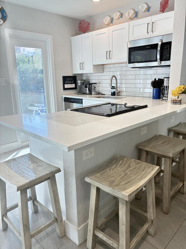 Property Photo: 3412 Spring Street FL 33062