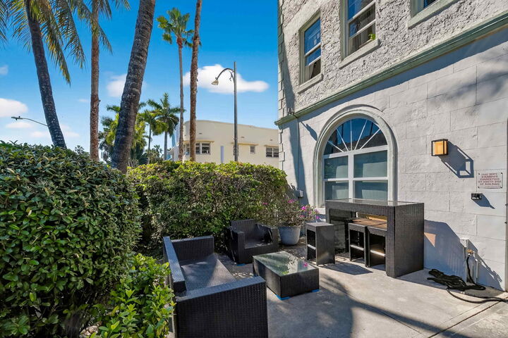 Property Photo:  802 Euclid Avenue 104  FL 33139 