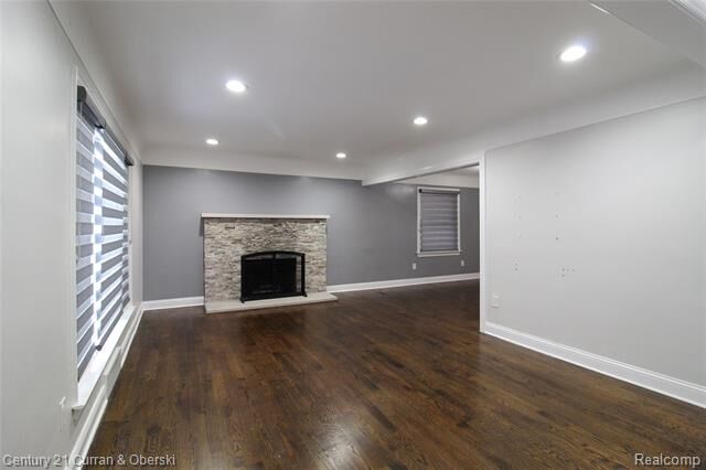 Property Photo: 322 Tannahill Street MI 48124