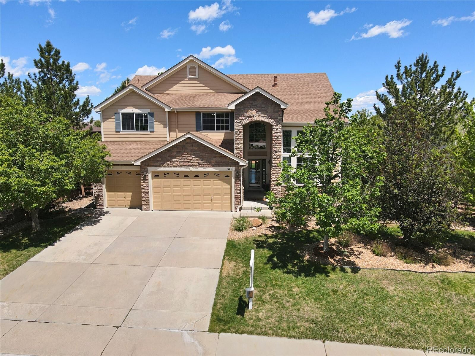 Property Photo:  5791 Chisholm Place  CO 80134 