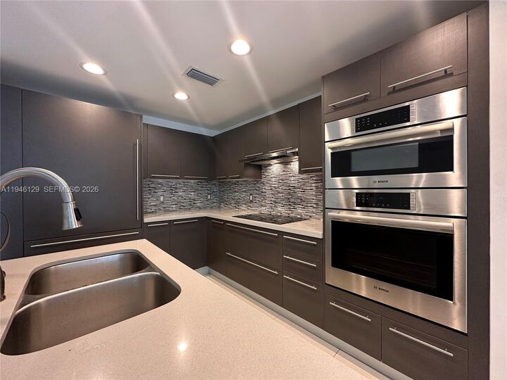 Property Photo: 7751 NW 107th Ave 419 FL 33178