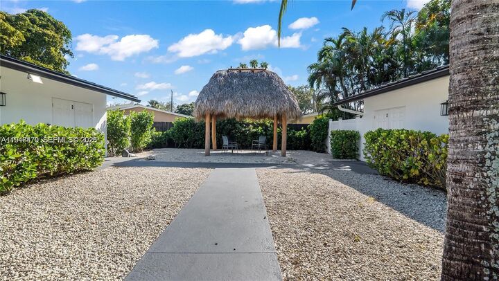 Property Photo: 1702 SW 20th St A FL 33315