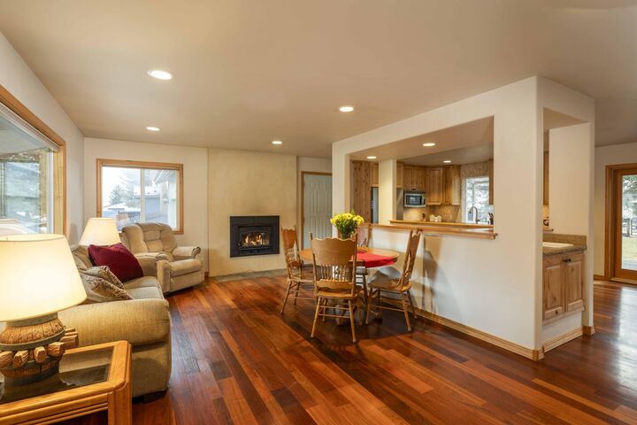 Property Photo: 609 S 4th Ave ID 83333