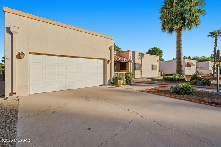 Property Photo:  1222 N Paseo Del Cervato  AZ 85614 