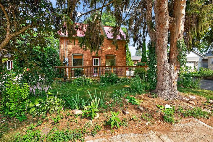 Property Photo:  12 Nelson Street  ON L9R 1G9 