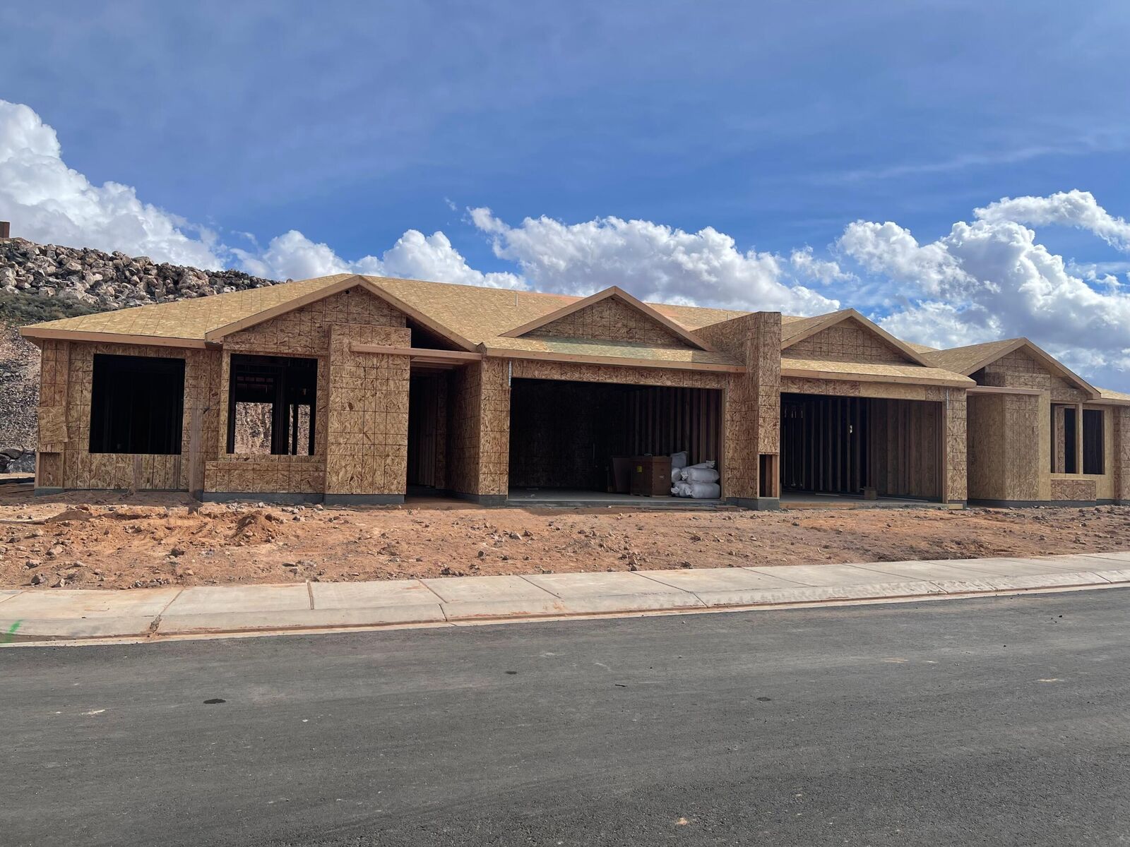 Property Photo: 1626 W 470 N 310 UT 84737