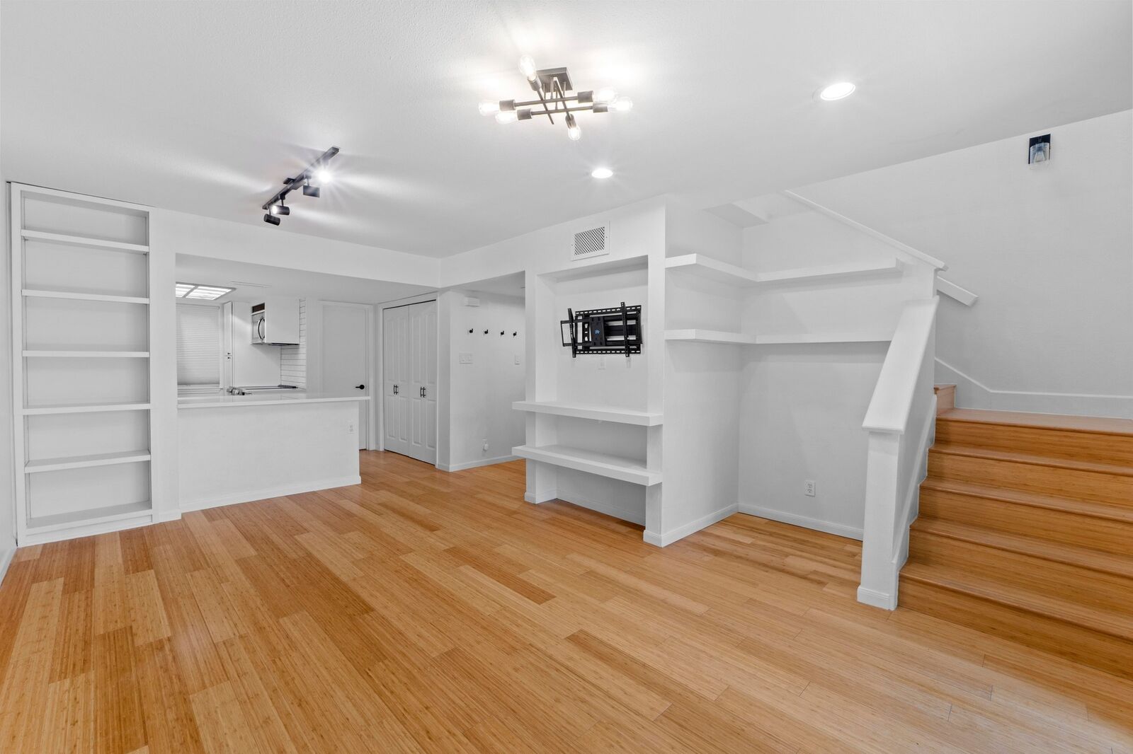 Property Photo:  1135 Barton Hills Drive 231  TX 78704 
