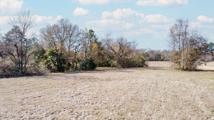 Property Photo: 200 E Blk Farrel Road C3 LA 70508