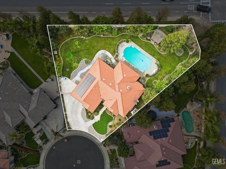 Property Photo:  10408 Barnes Drive  CA 93311 