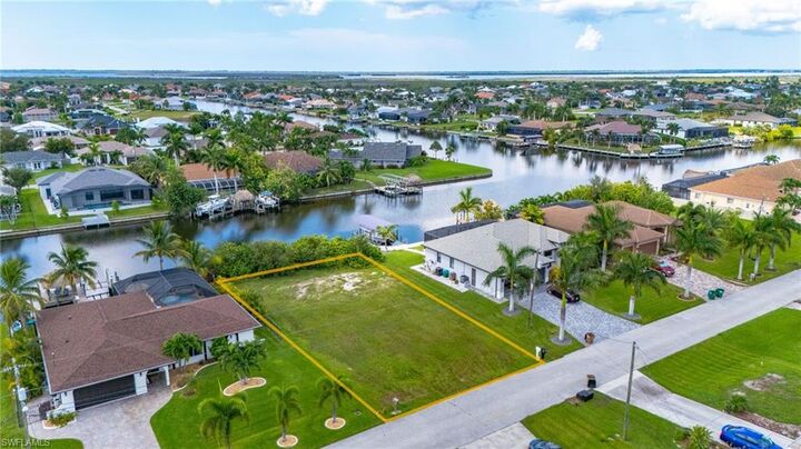 Property Photo:  2848 SW 26th Pl  FL 33914 