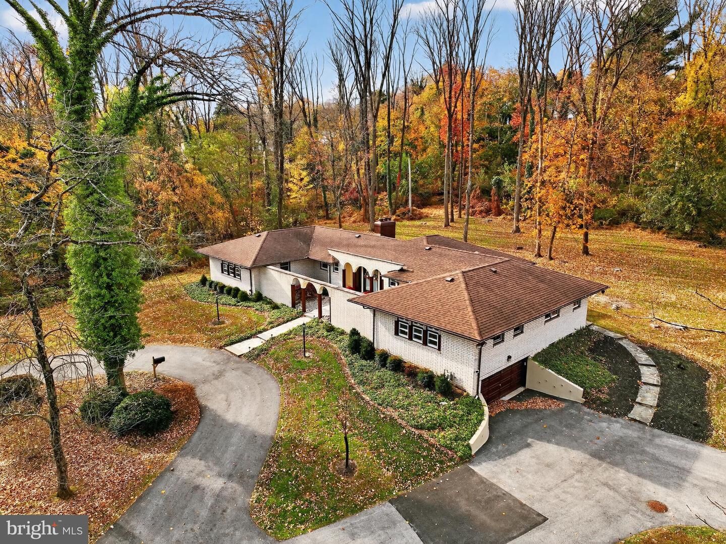 Property Photo: 1013 Glen Road PA 19086