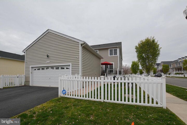 Property Photo: 25237 Easterwood Lane VA 20152