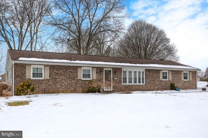 Property Photo:  102 Fairway Drive  PA 17055 