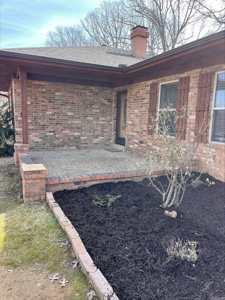 Property Photo:  208 Elwood Dr  AR 72120 