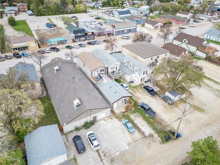 Property Photo:  638 Park Avenue  MB R0E 0C0 