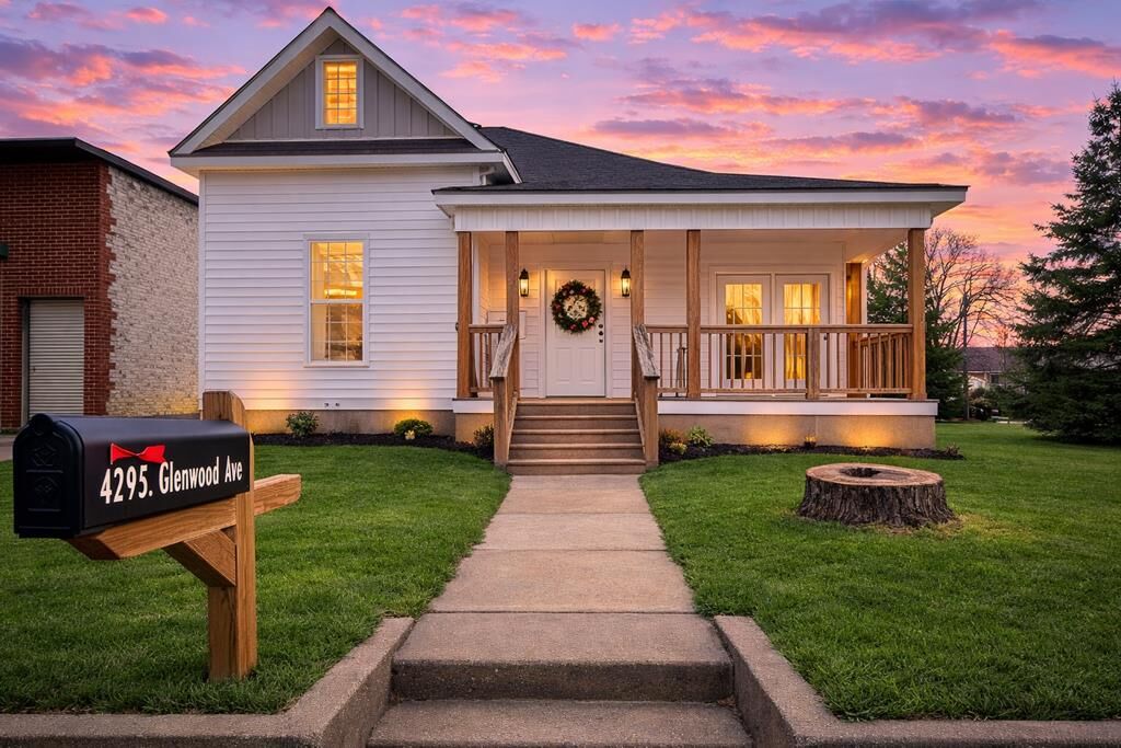 Property Photo:  429 Glenwood Avenue  GA 30721 