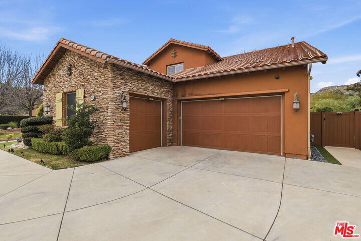 Property Photo: 9651 Sagebrush Ave CA 91311