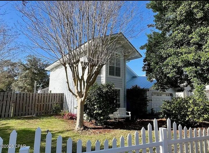 Property Photo:  550 Seabreeze Circle  FL 32461 