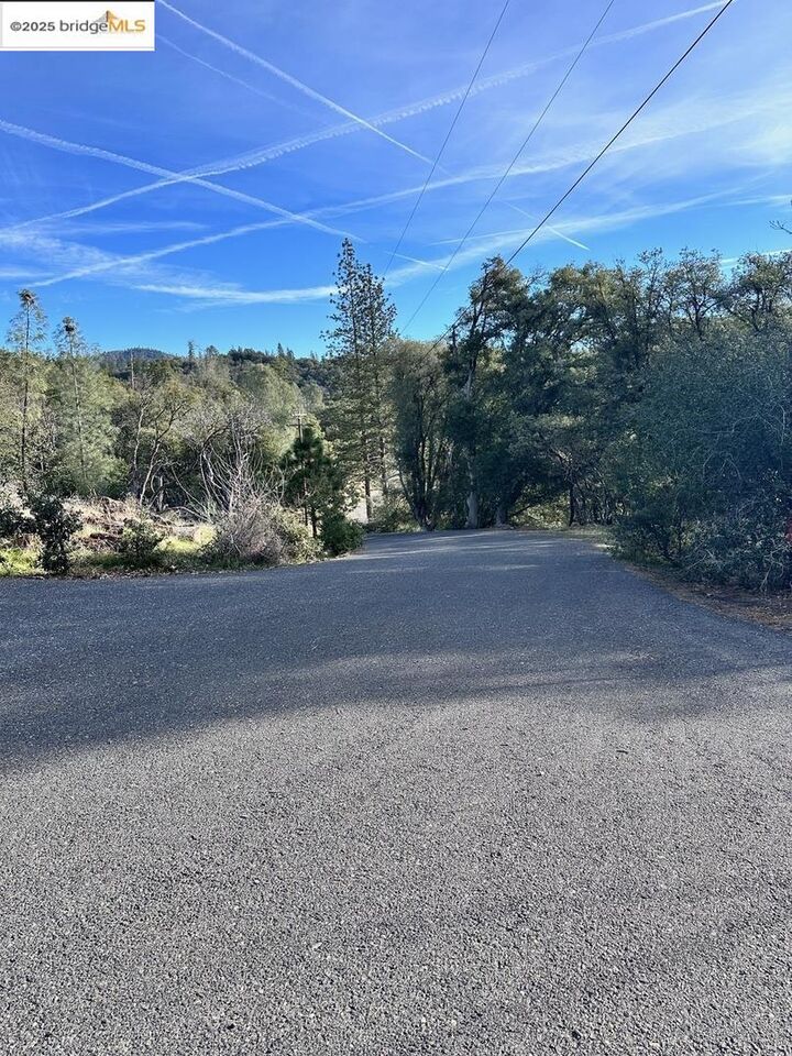 Property Photo:  16655 Granite Ridge Ln  CA 95370 