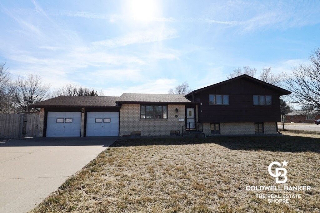 Property Photo: 2302 E Fair Street KS 67846