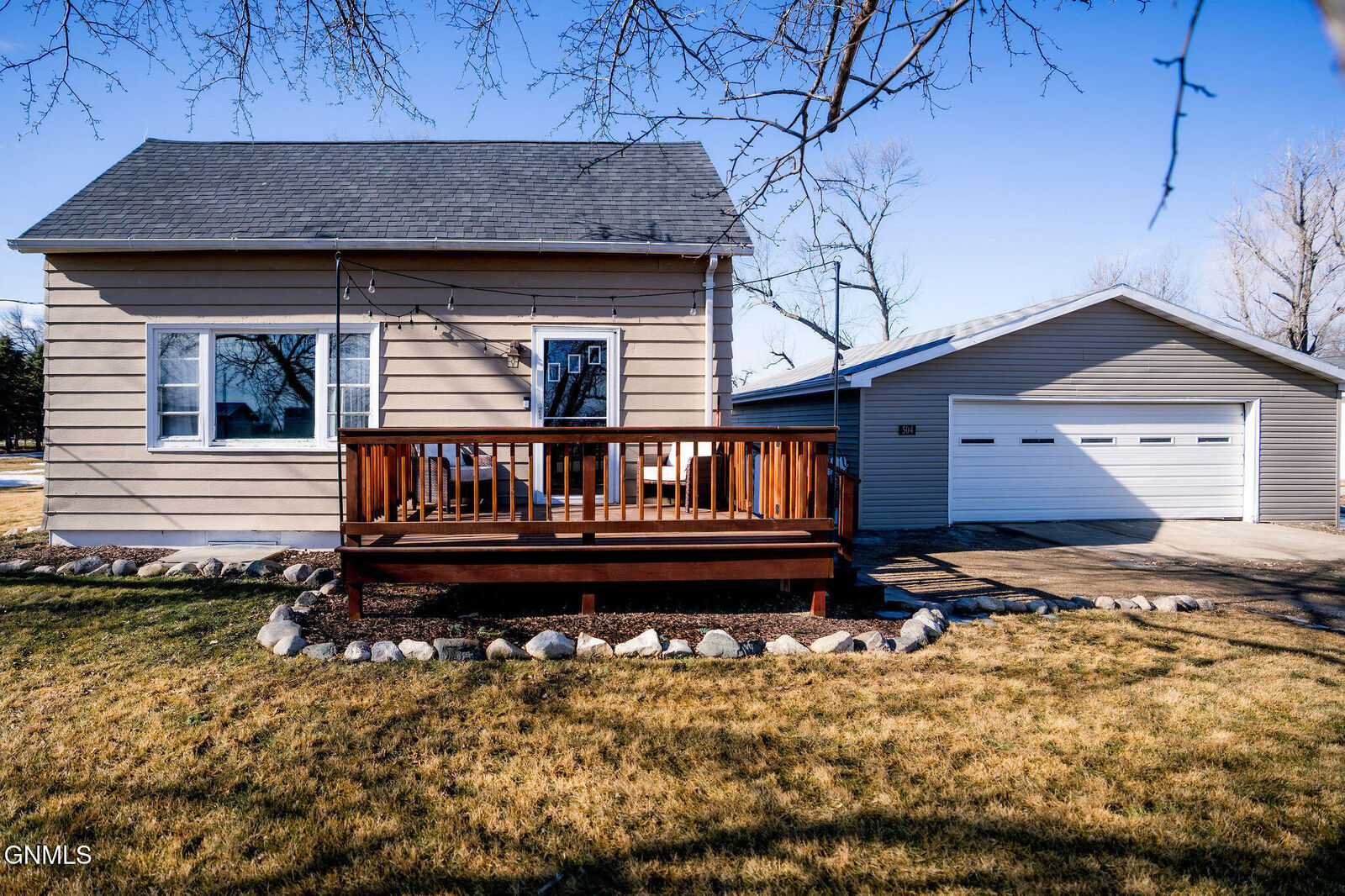 Property Photo: 504 3rd Avenue N ND 58492