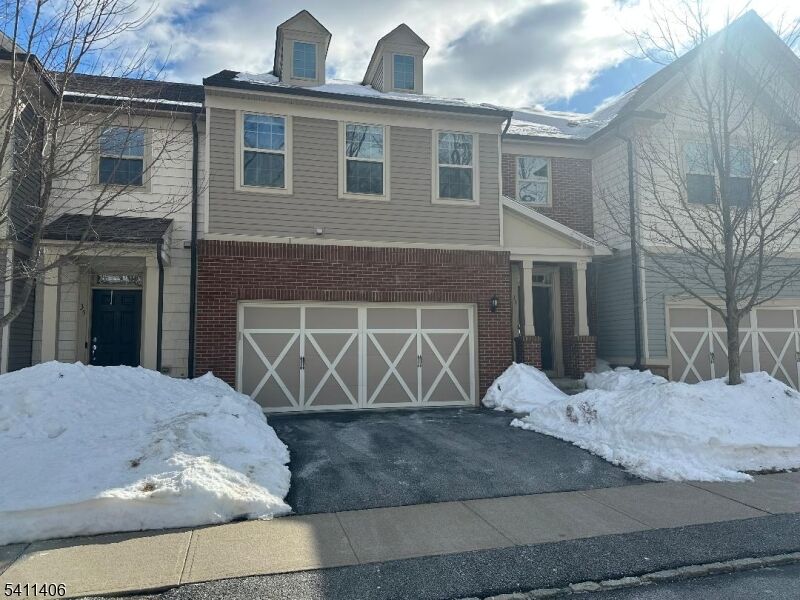 Property Photo:  33 Albert Ct  NJ 07869 