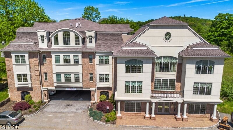 Property Photo:  16 Main St - Unit 1  NJ 07871 