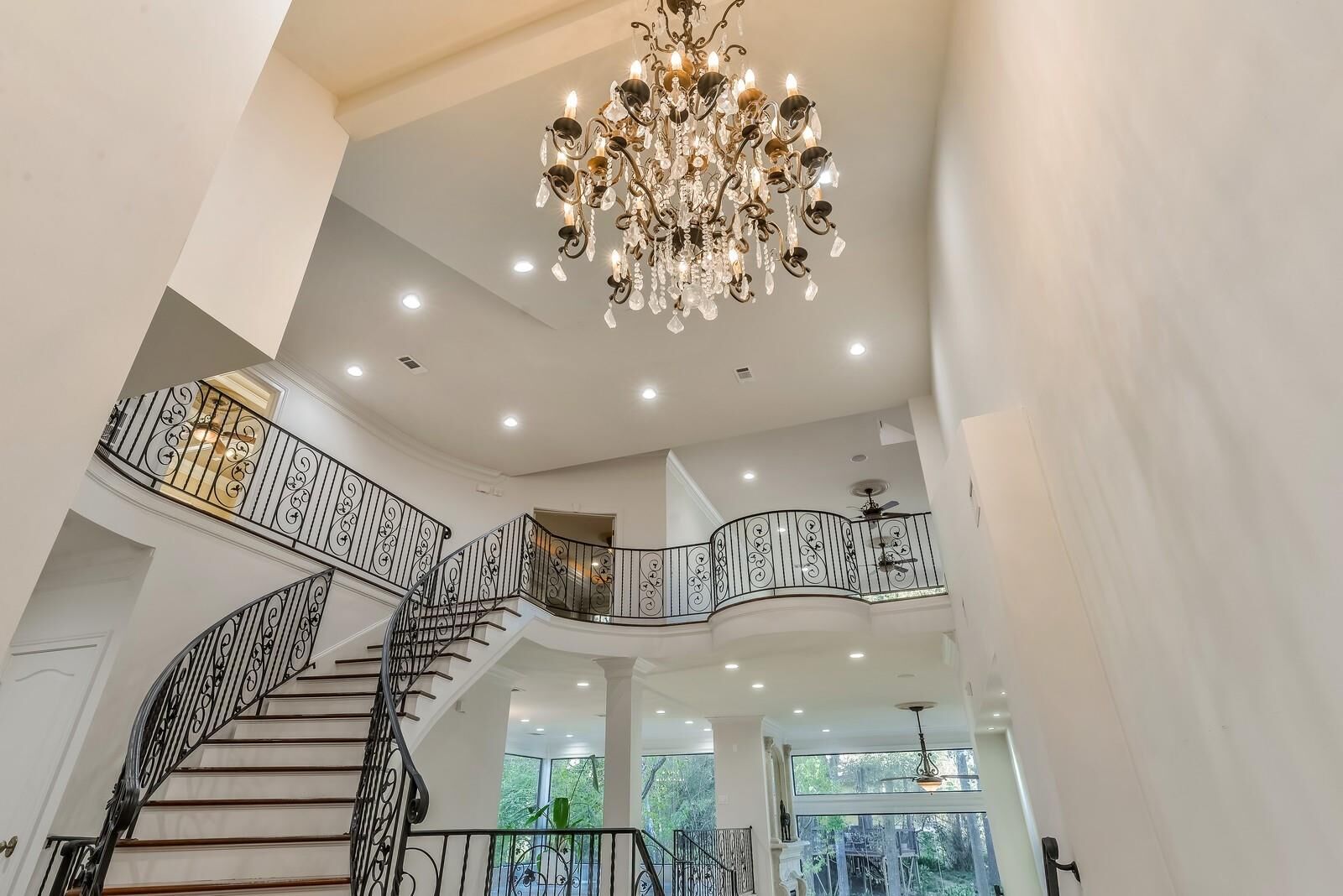 Property Photo:  15 W Shady Lane B  TX 77063 