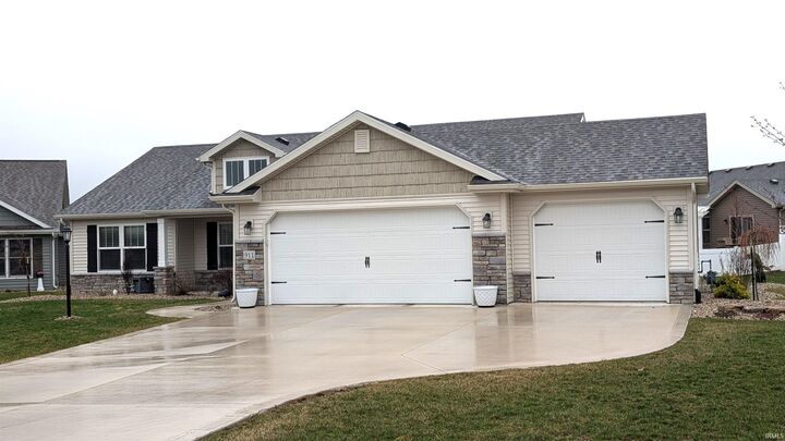 Property Photo: 911 Hickory Court IN 46733