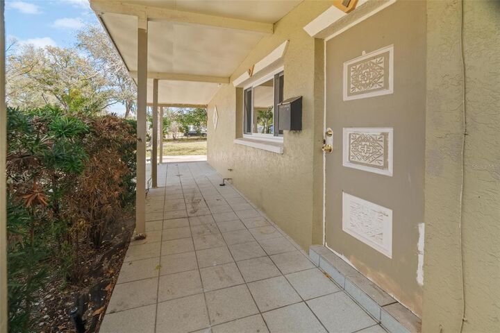 Property Photo: 138 Davison Avenue NE FL 33703