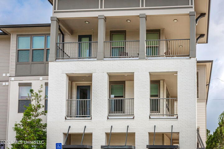 Property Photo:  2501 Bienville Boulevard  MS 39564 