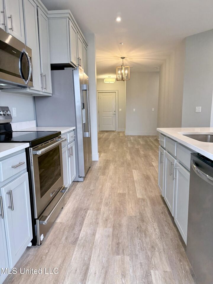 Property Photo:  2501 Bienville Boulevard  MS 39564 