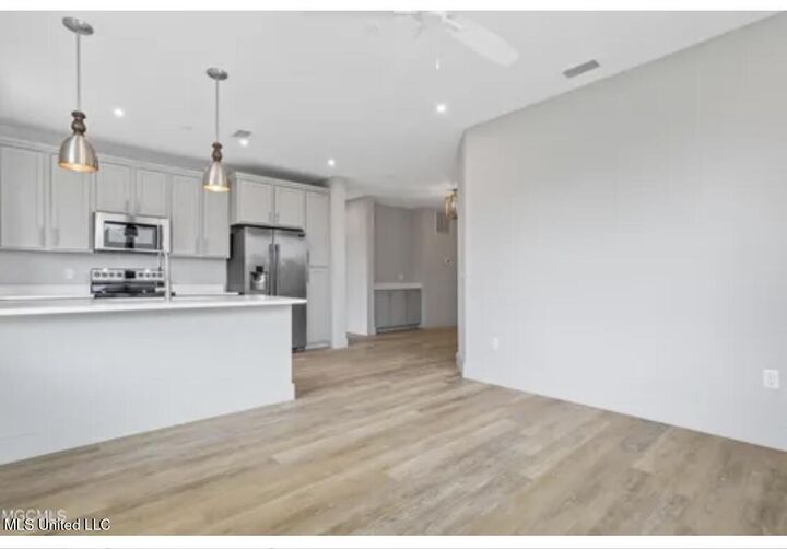 Property Photo:  2501 Bienville Boulevard  MS 39564 