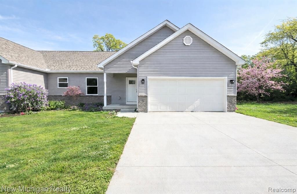 Property Photo:  7056 Cambridge Drive  MI 48433 2285 