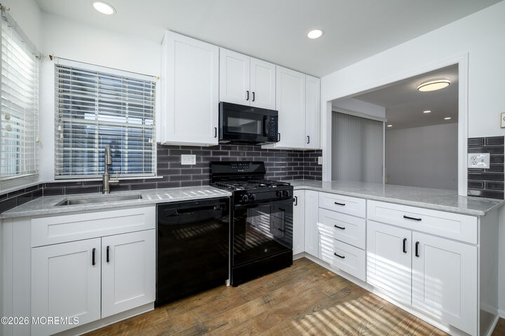 Property Photo:  35 Hastings Road  NJ 08759 