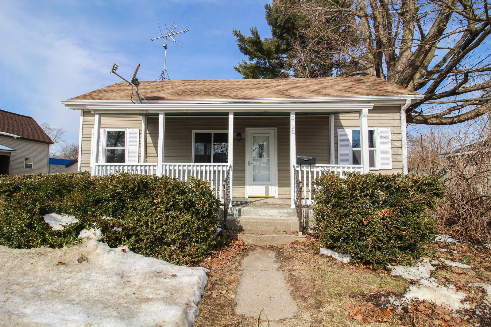 Property Photo: 316 W Delaware Street MI 49045
