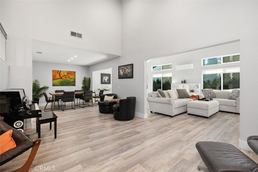 Property Photo:  9 Flaxwood  CA 92614 