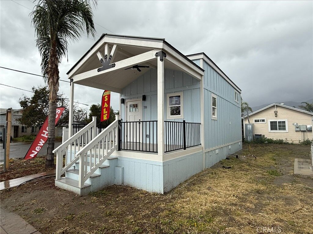 Property Photo:  501 S Mistletoe 19  CA 92582 