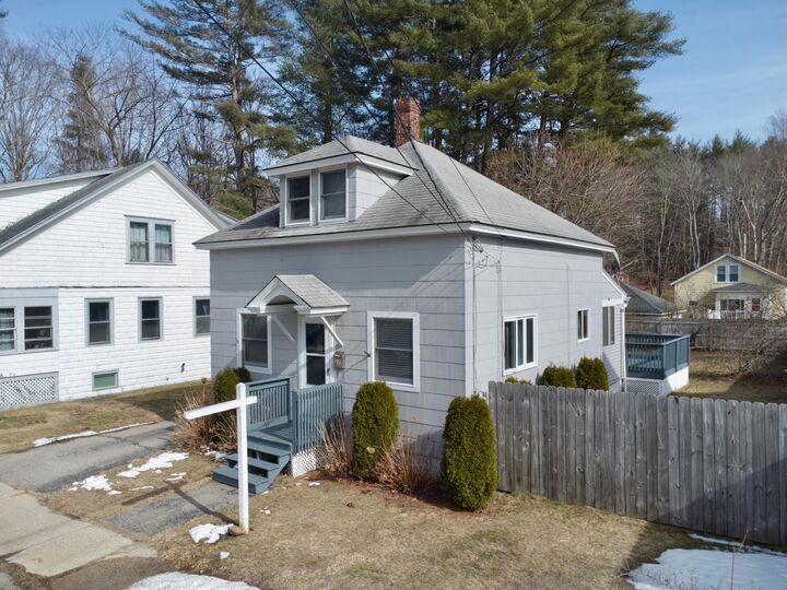 Property Photo:  27 Weeman Street  ME 04083 