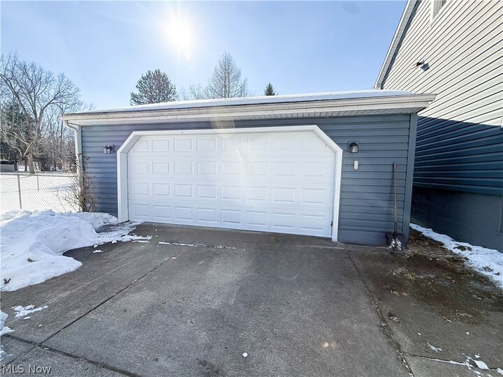 Property Photo:  1039 Laverne Avenue  OH 44511 