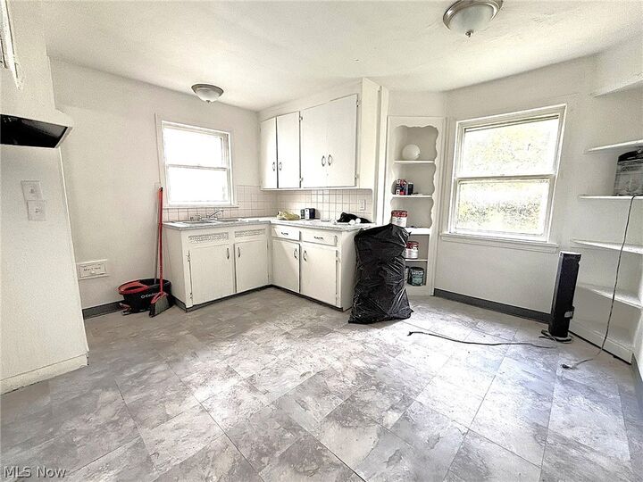 Property Photo: 4065 E 153rd Street OH 44128